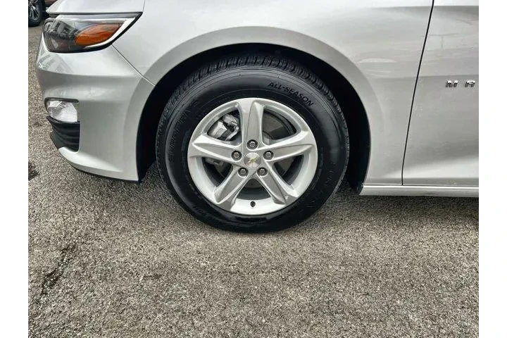 $15000 : Chevrolet Malibu 2022 LT 4dr image 9