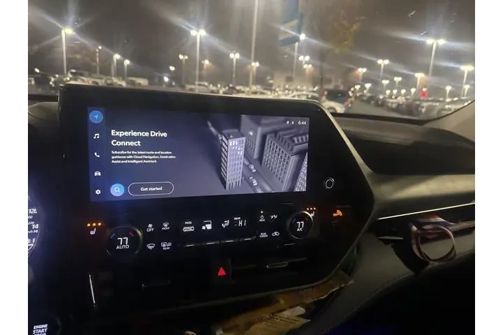 $36887 : Toyota Highlander 2023 XLE 4 image 8