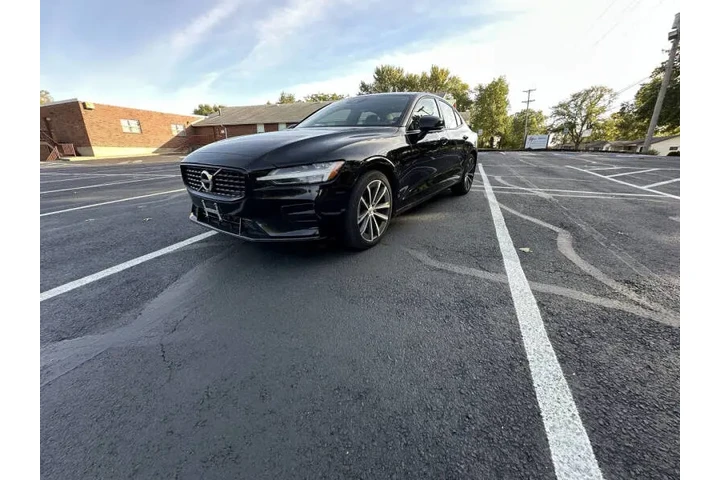 $16999 : 2022 S60 B5 Momentum image 3