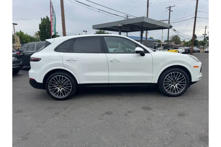 $31998 : 2020 Cayenne image 9