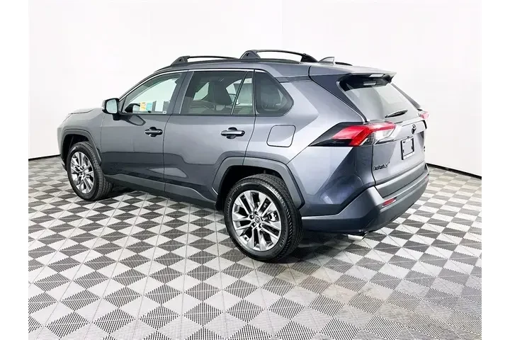$39900 : Toyota RAV4 2025 AWD XLE Pre image 5