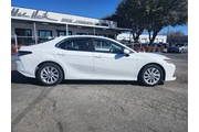 $22998 : Toyota Camry 2024 LE 4dr Sed thumbnail