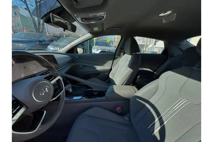 2023 HYUNDAI ELANTRA2023 HYUN image 5