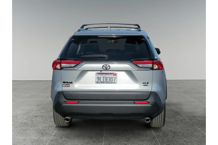 $32508 : Toyota RAV4 2024 AWD XLE Pre image 4
