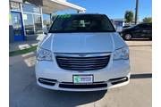 2013 Town & Country Touring thumbnail