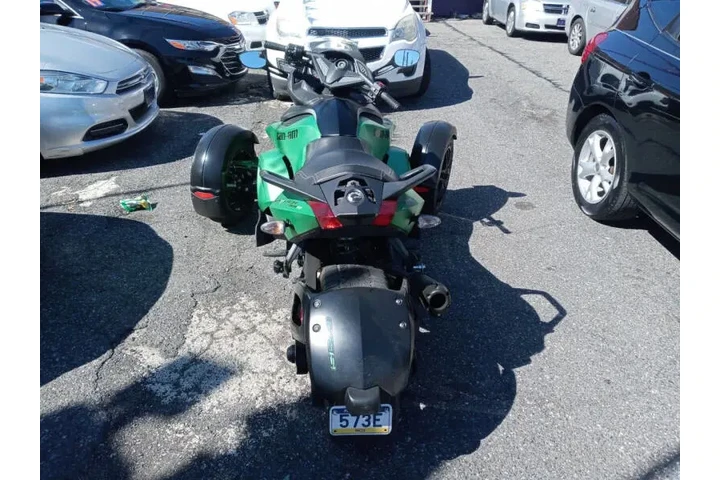 2012 Spyder Roadster image 7