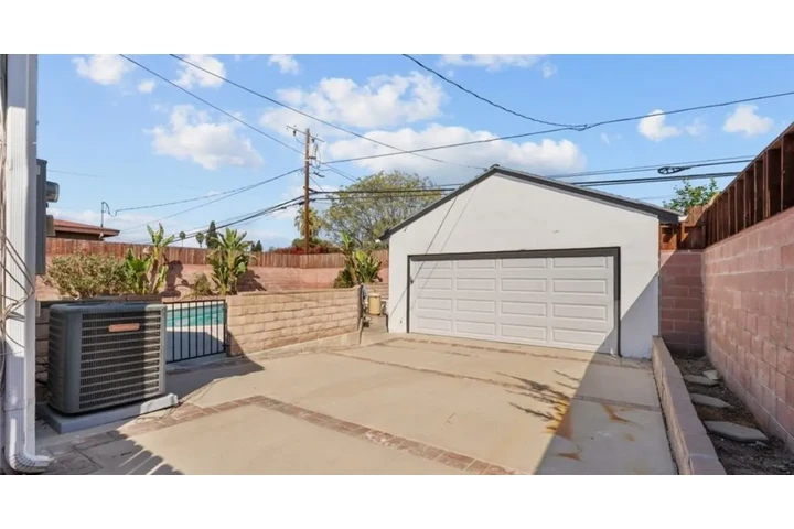 $2500 : 3 Bedroom House in Los Angeles image 9