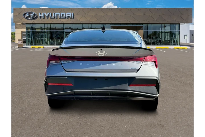 $23520 : Hyundai ELANTRA Hybrid 2025 image 6