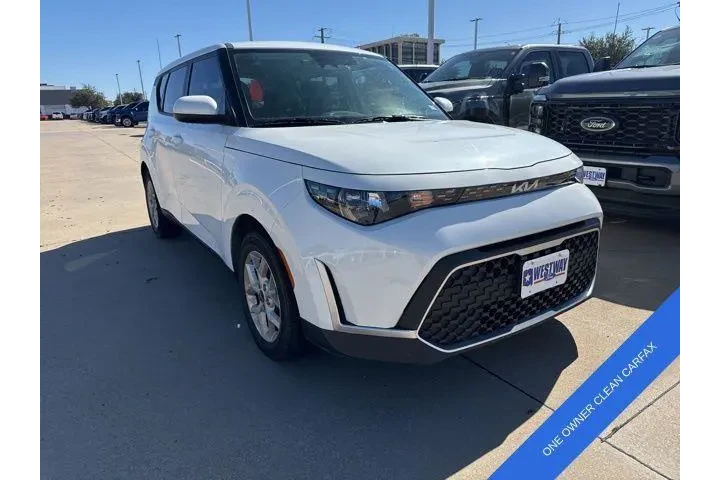 $14587 : Kia Soul 2024 S 4dr Crossove image 1