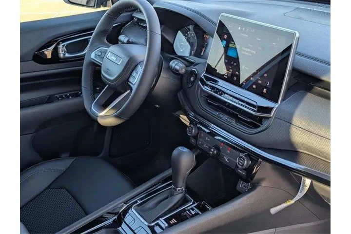 $33410 : Jeep Compass 2026 4x4 Latitu image 7