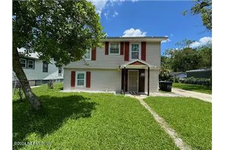 $650 : Rental property with 1 bedro image 1