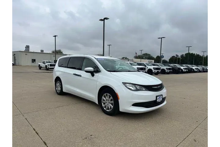 $22963 : Chrysler Voyager 2020 L 4dr image 7