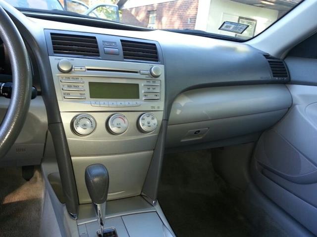 $4800 : TOYOTA CAMRY LE, 2011 -- SDN image 3