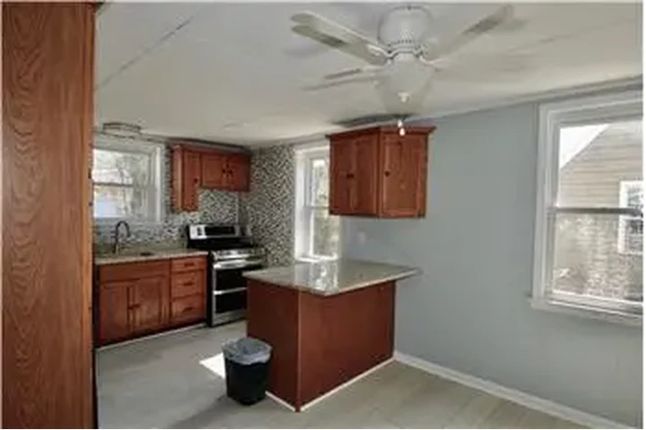 $3250 : Rental property with 3 bedro image 8