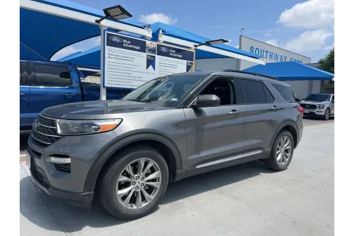 $25773 : Ford Explorer 2022 XLT 4dr S image 2