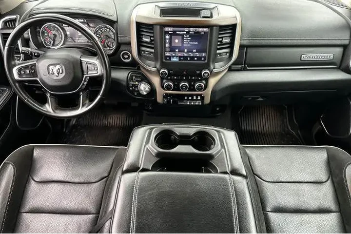 $38995 : Ram 1500 2022 4x4 Laramie 4d image 3