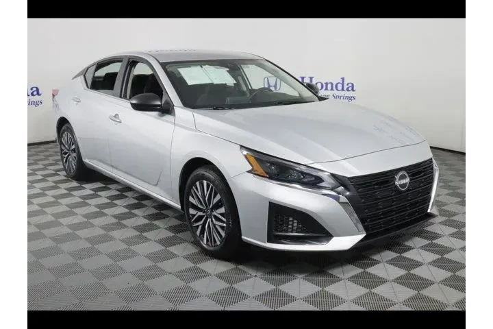 $25875 : Nissan Altima 2025 AWD 2.5 S image 1
