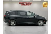 $25209 : Chrysler Pacifica 2023 Touri thumbnail