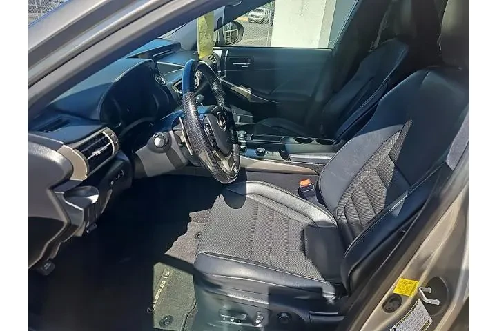 $19988 : Lexus IS 200t 2016 4dr Sedan image 10