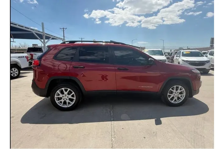 $8900 : 2016 Cherokee image 2