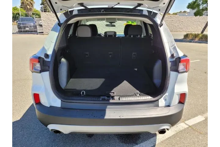 $23800 : Ford Escape Hybrid 2022 SE 4 image 10