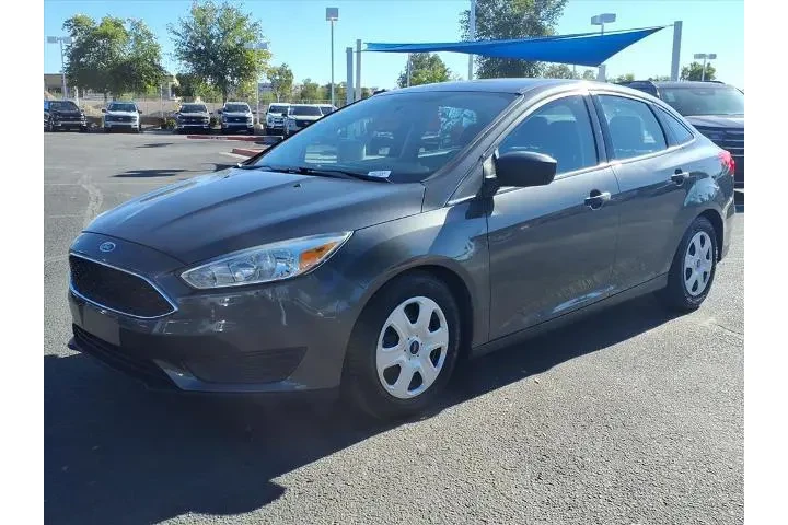 $7957 : Ford Focus 2016 S 4dr Sedan image 9