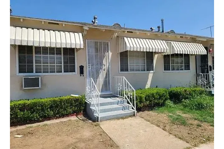 $1060 : CASA 🏠en , Montebello, CA🏠 image 4