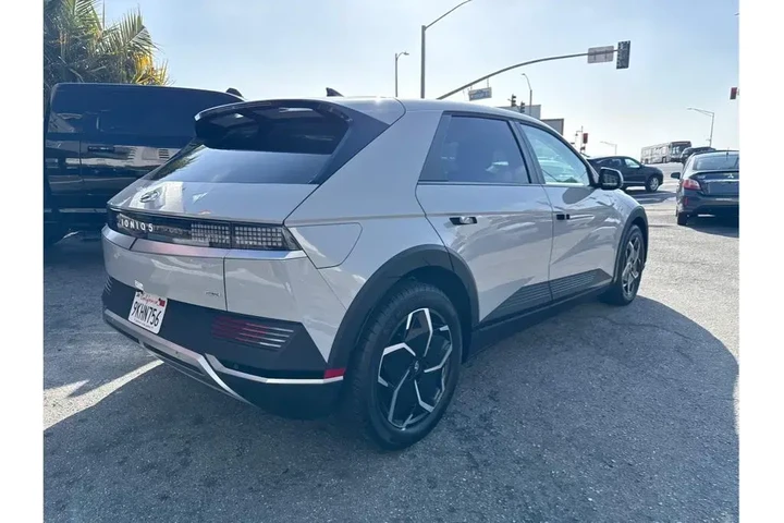 $27988 : Hyundai IONIQ 5 2024 AWD SEL image 9