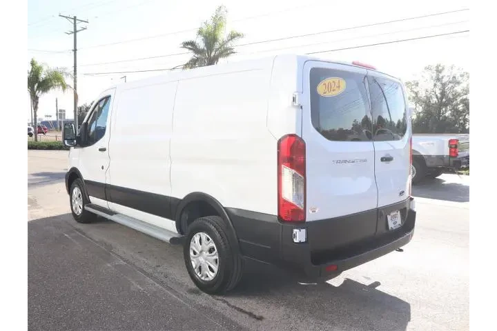$32934 : Ford Transit 2024 250 3dr SW image 9