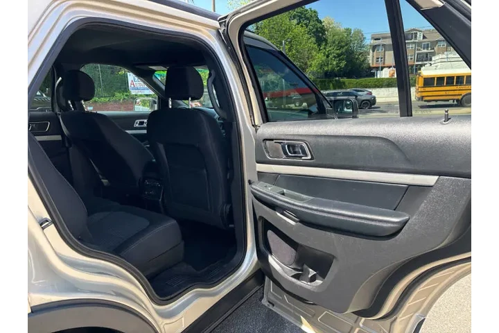 $15499 : 2017 Explorer XLT image 10
