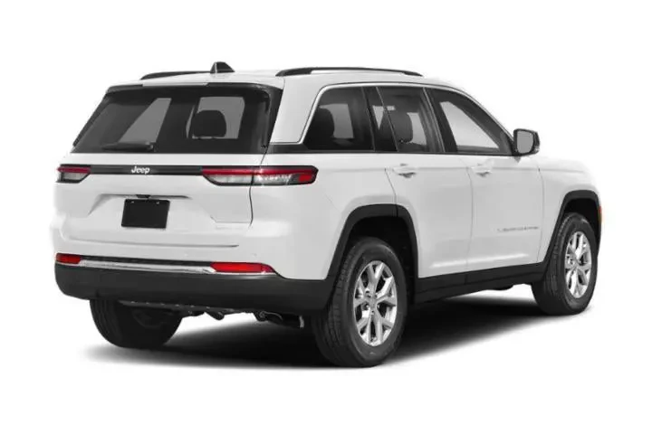 $27988 : 2022 Grand Cherokee Overland image 3