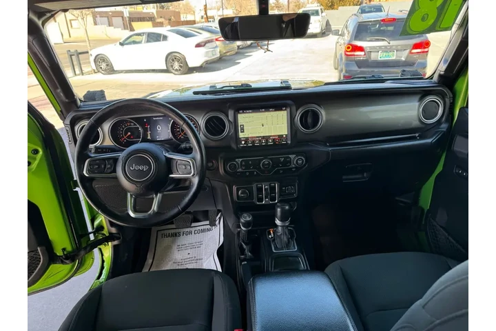 2018 Wrangler Unlimited Sahara image 9