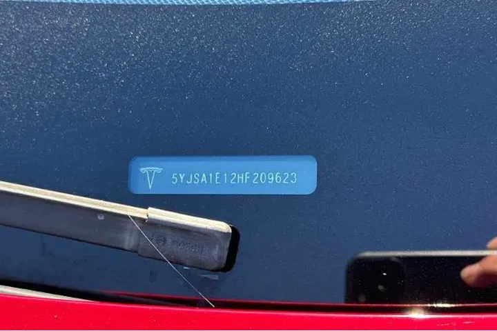 $21700 : Tesla Model S 2017 60 4dr Li image 3