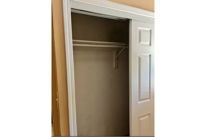 $1800 : Precioso Estudio de Renta image 3