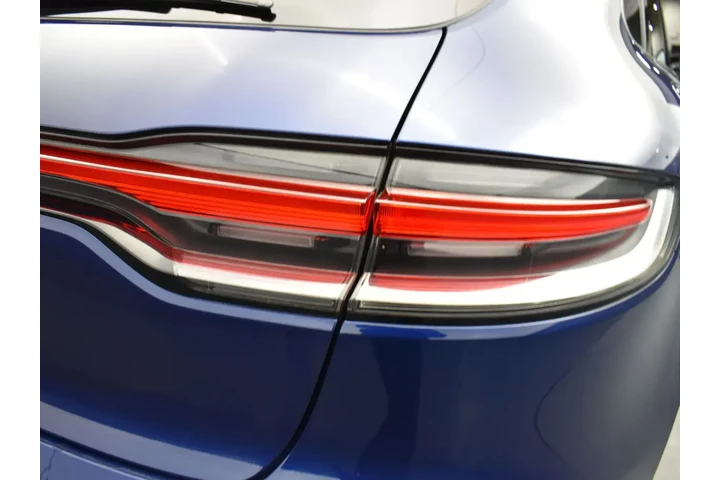 $32526 : Porsche Macan 2022 AWD 4dr S image 9