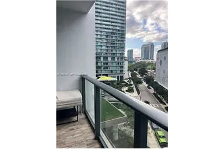 $3800 : Rental property with 1 bedro image 10