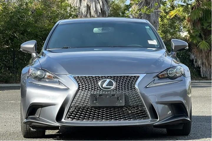 Lexus IS 350 2014 4dr Sedan image 8