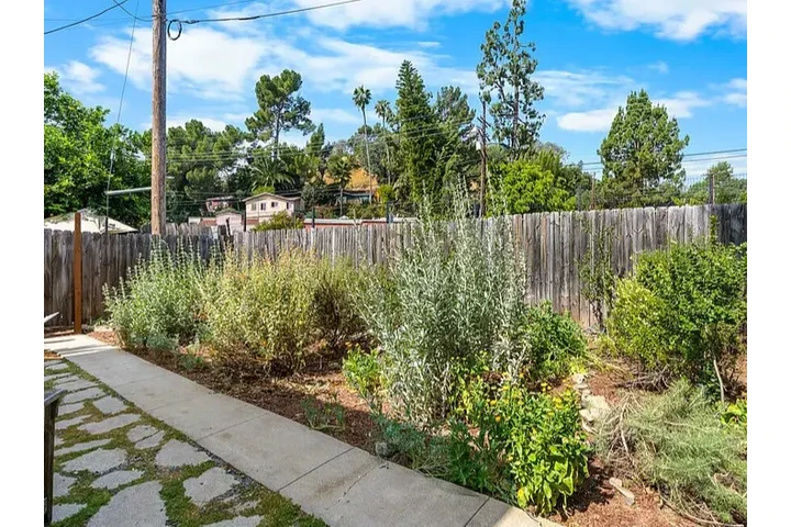 $800 : PROPERTY FOR RENTALS image 10