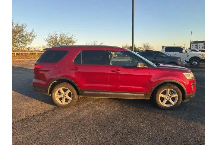 $17900 : Ford Explorer 2019 XLT 4dr S image 3