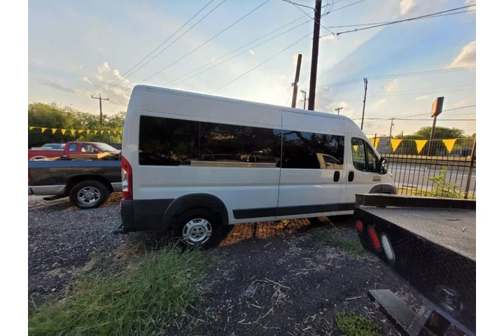$25000 : 2015 RAM PROMASTER WINDOW VAN image 4