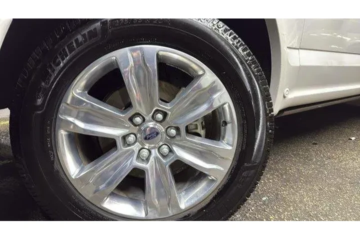 $23756 : Ford F-150 2018 4x4 Platinum image 9