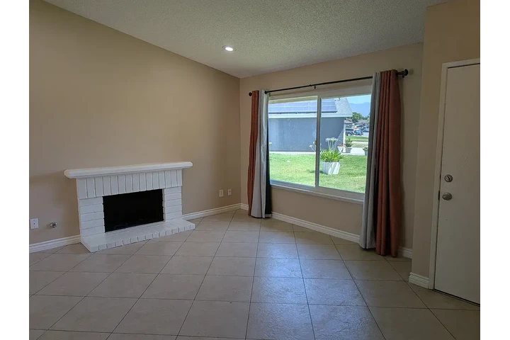 $1470 : Rialto- Listo image 4