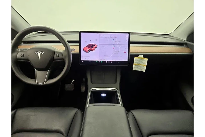 $29998 : Tesla Model Y 2022 AWD Long image 9