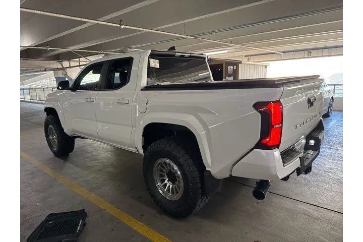 $39998 : Toyota Tacoma 2025 4x2 SR5 4 image 4