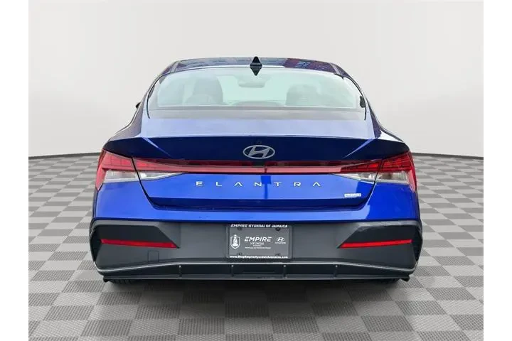 $20334 : Hyundai ELANTRA Hybrid 2024 image 4