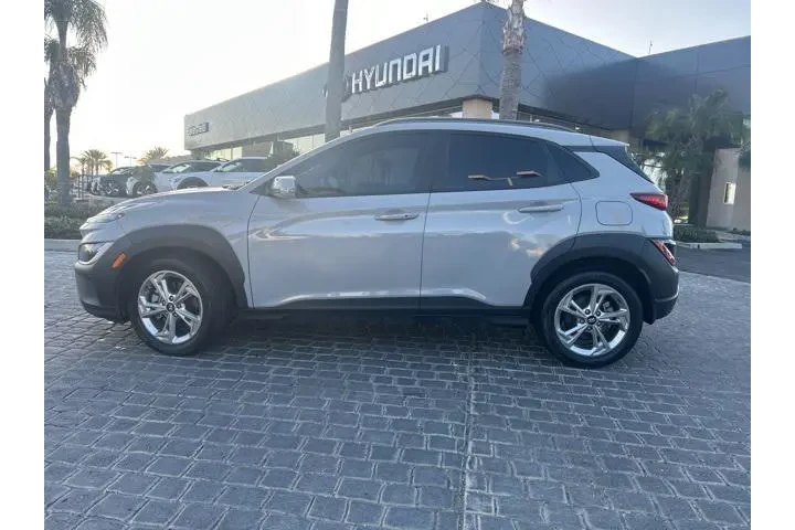 $18995 : Hyundai KONA 2023 AWD SEL 4d image 6