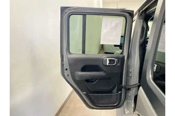 $32990 : Jeep Wrangler Unlimited 2022 image 9