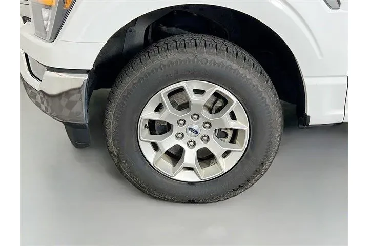 $35350 : Ford F-150 2023 4x4 XLT 4dr image 10