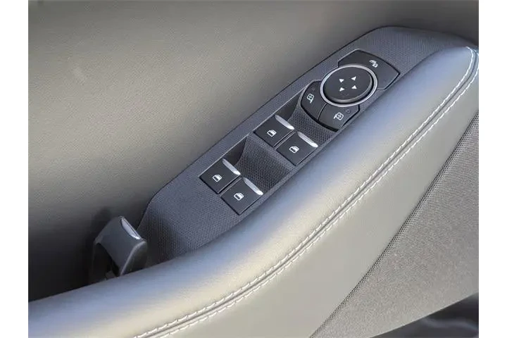 $29992 : Ford Mustang Mach-E 2025 Sel image 10