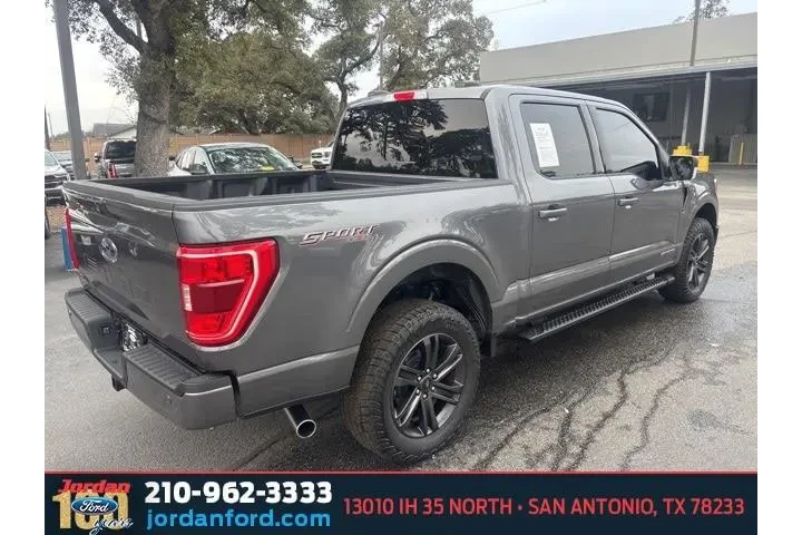 $38166 : Ford F-150 2022 4x4 XLT 4dr image 9